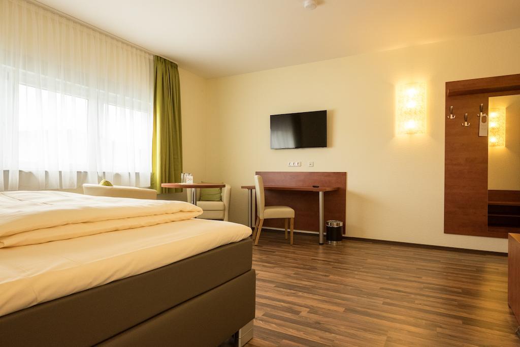 Hotel Viola Hochheim am Main Quarto foto